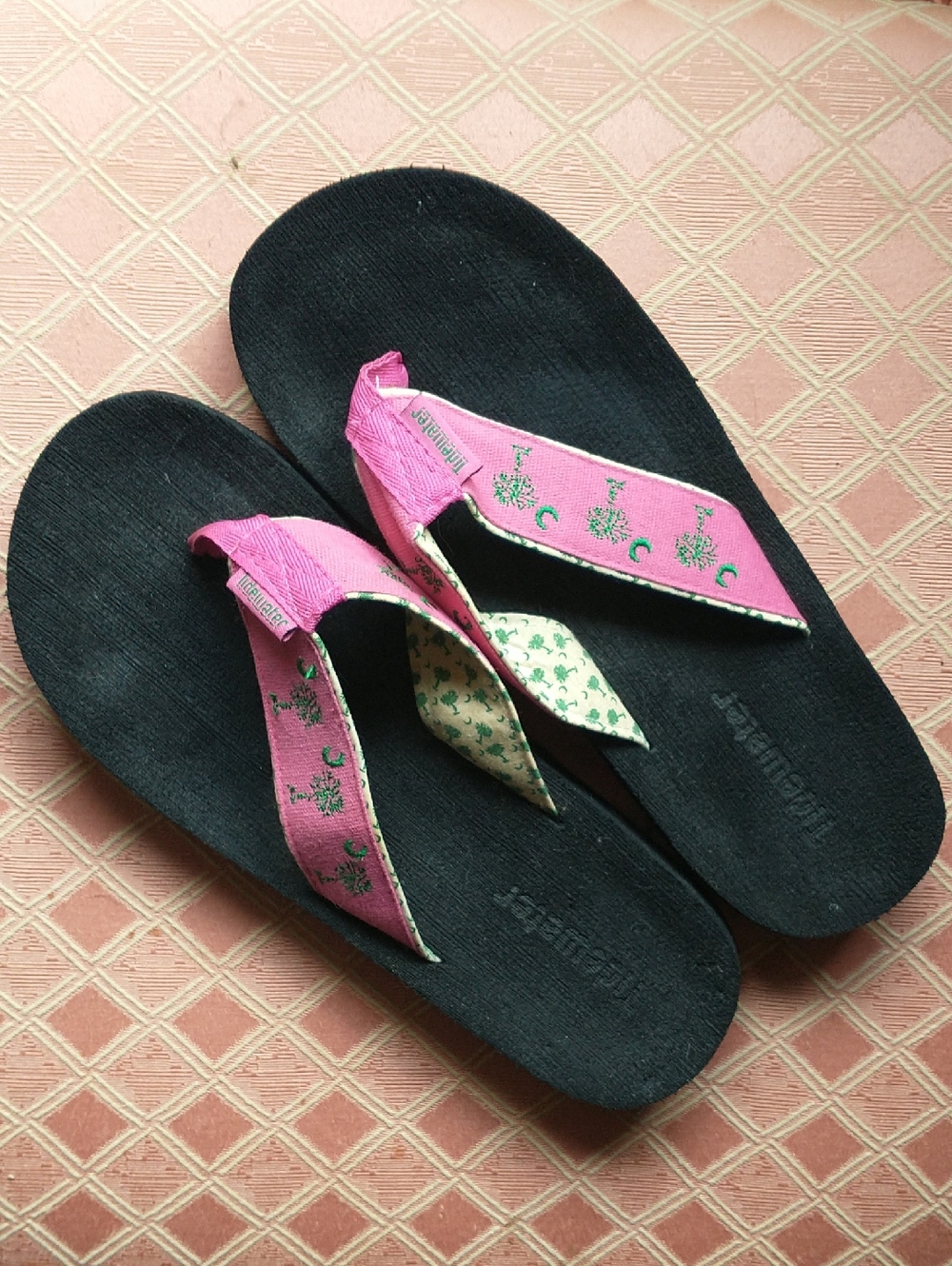 Tidewater Pink & Green Ribbon Strap Flip Flops 🌴🌴🌴